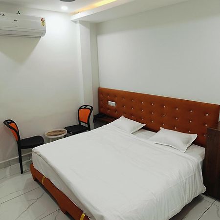 Hotel Shree Kedar Palace Уджайн Екстериор снимка