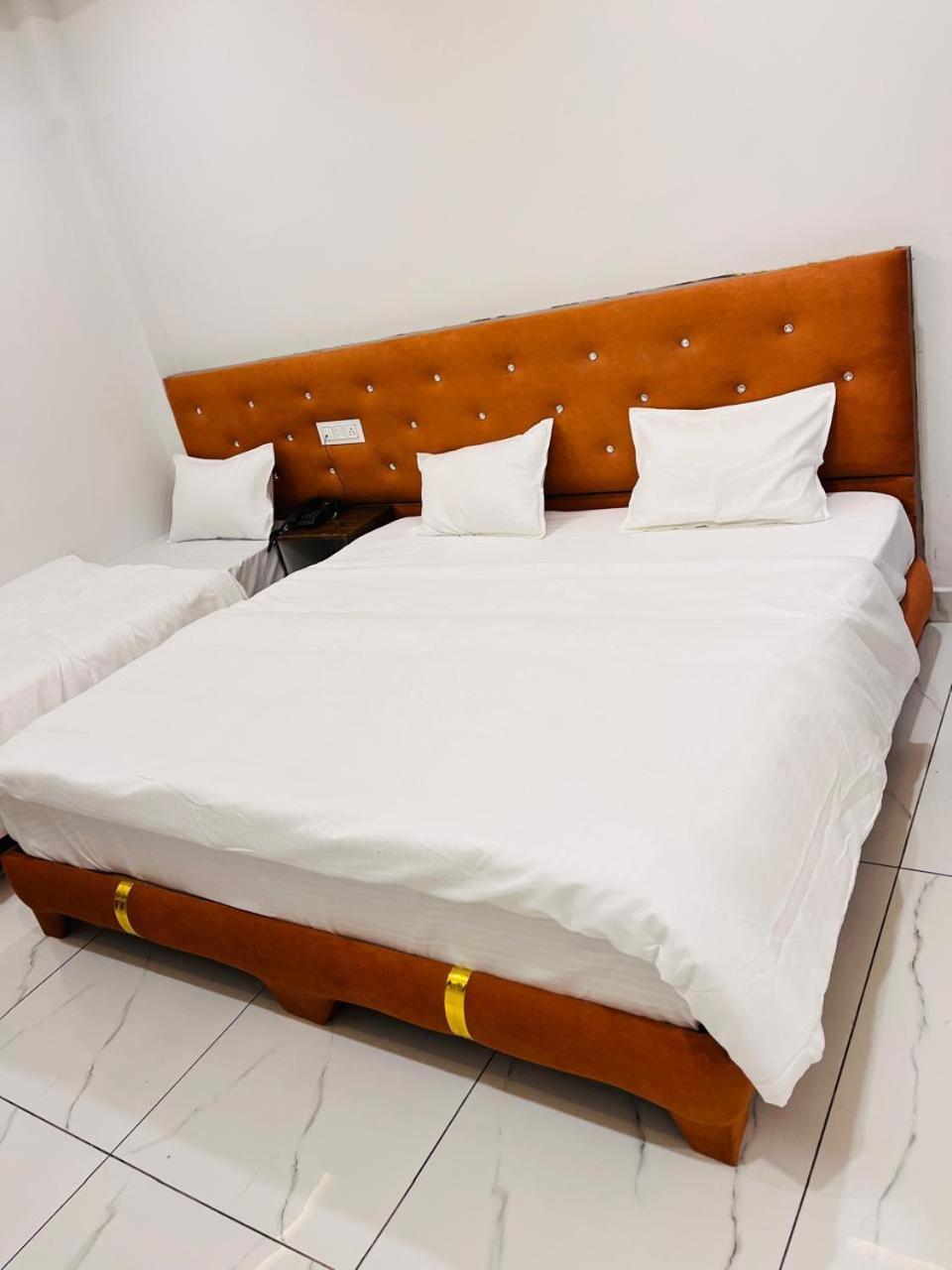 Hotel Shree Kedar Palace Уджайн Екстериор снимка