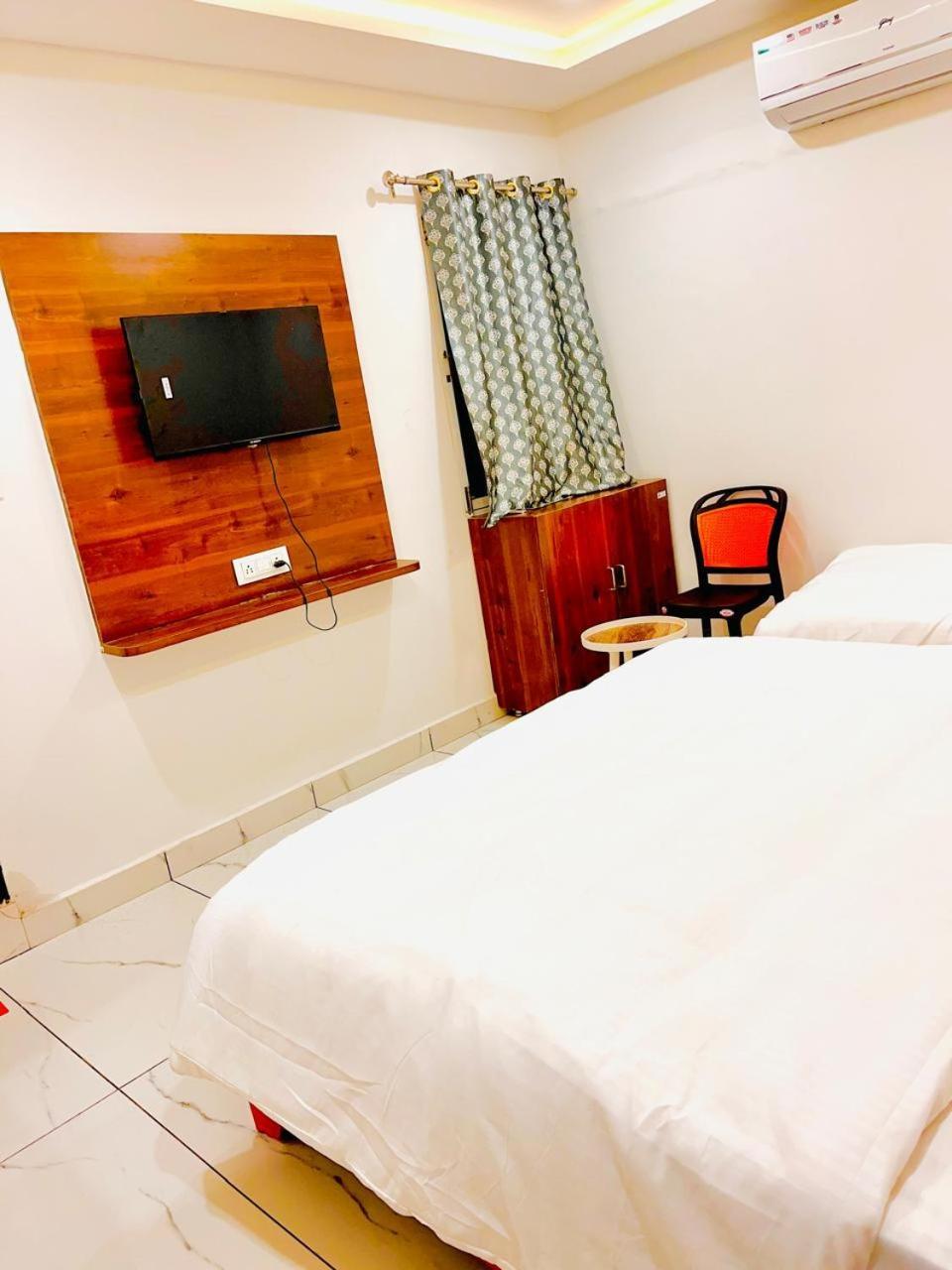 Hotel Shree Kedar Palace Уджайн Екстериор снимка