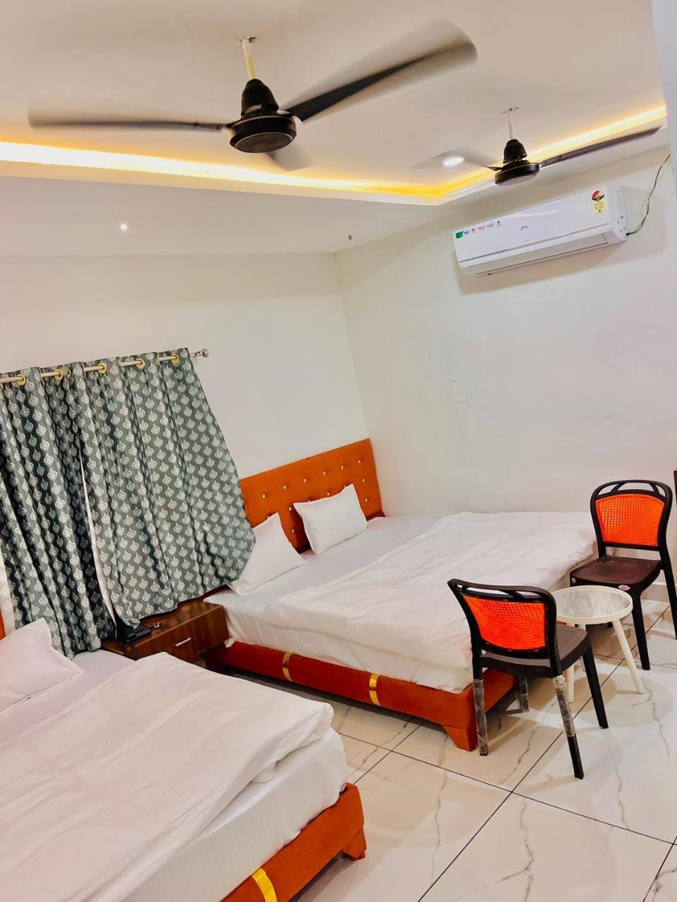 Hotel Shree Kedar Palace Уджайн Екстериор снимка
