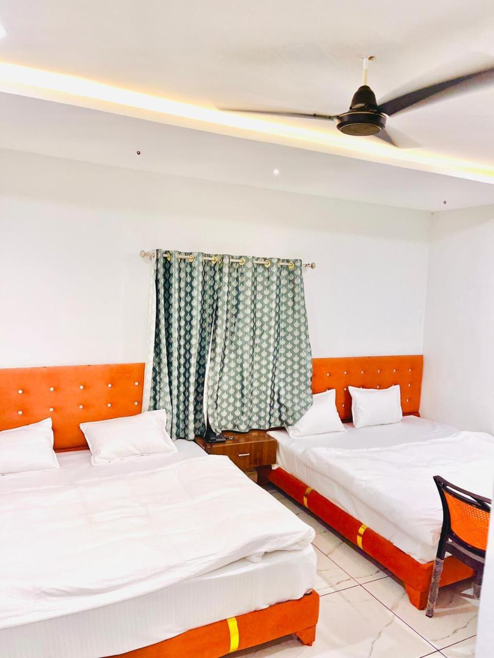 Hotel Shree Kedar Palace Уджайн Екстериор снимка